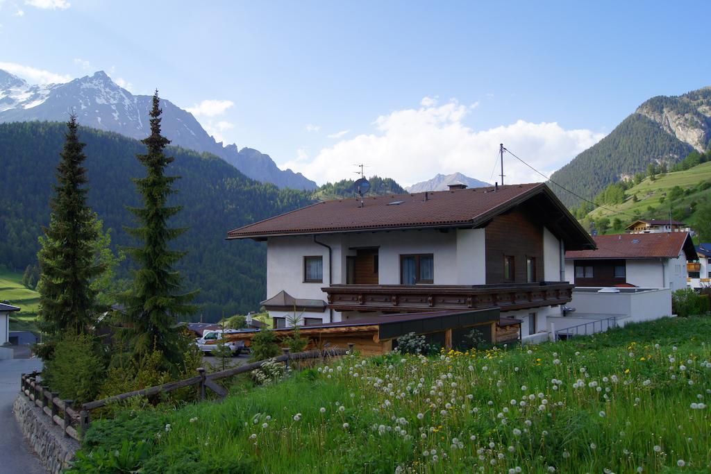 Ferienhaus Peter Spoettl ナウダース エクステリア 写真