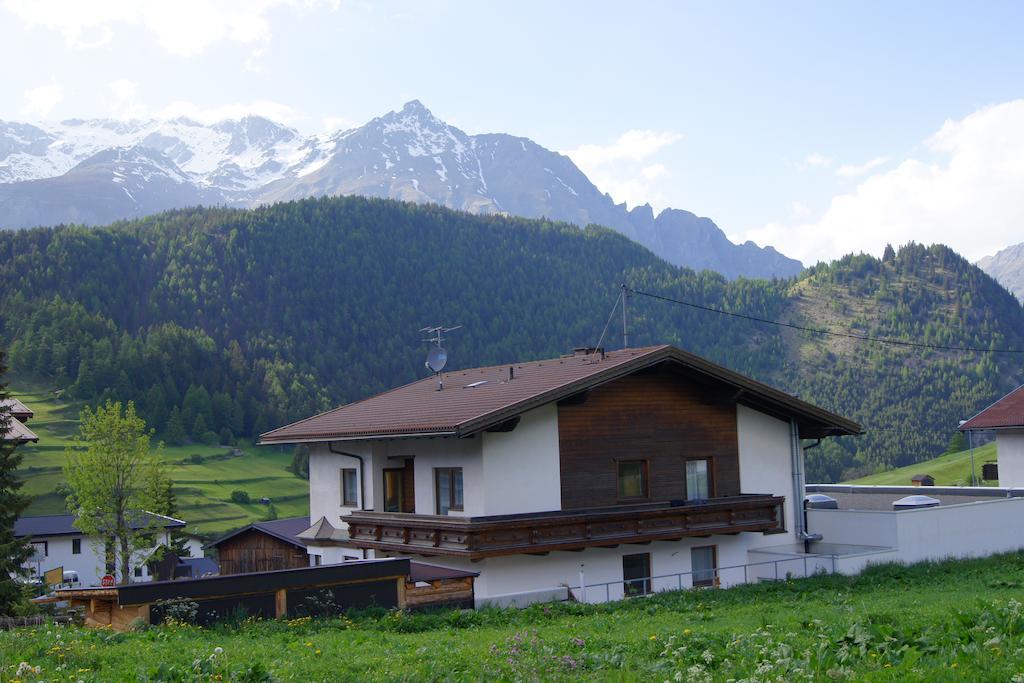 Ferienhaus Peter Spoettl ナウダース エクステリア 写真